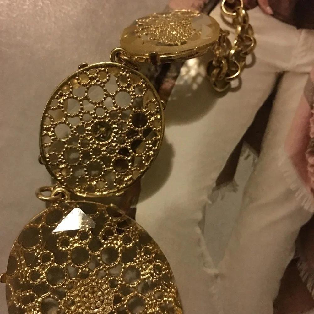 New - Statement Necklace - Picture 2 of 3